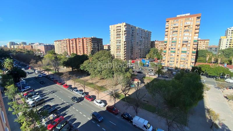 Foto 6512a1d8-8dd5-48e8-89b5-8cc4b42151d0. Alquiler piso en Ciutat Jardí Valencia