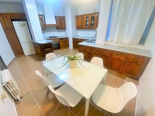 Location Appartement  Avinguda de l'oest. "disponible en agosto. inmejorable para estudiantes", excelente