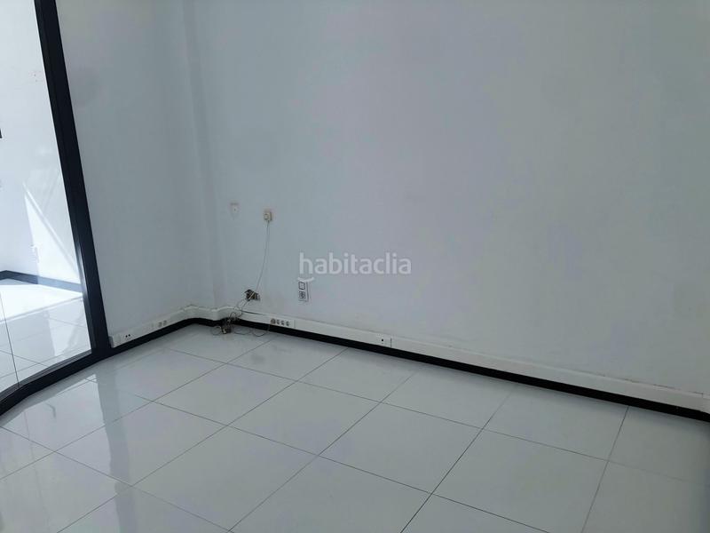 Foto 2198f7da-b052-489d-aa89-2ab6ead33ef6. Local commercial dans carrer de la ciutat de mula 13 dans Valencia