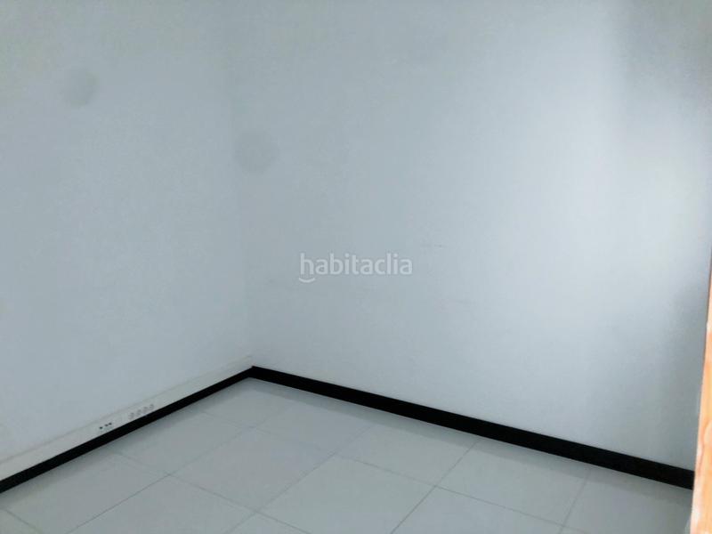 Foto f30979f4-c2de-422b-a7c8-441b073743bd. Local commercial dans carrer de la ciutat de mula 13 dans Valencia