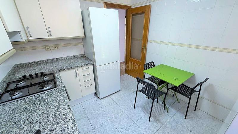 Foto b30ad8f0-ba00-46b6-b6bb-95e6e4bb8da6. Location appartement dans carrer del doctor manuel candela 73 dans Valencia
