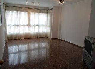 Flat  Avinguda de peris i valero