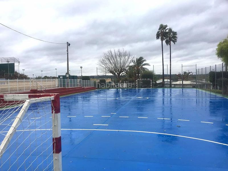 Foto eb99e388-fc0a-40e2-8842-6c5868909a89. Xalet amb calefacció piscina a Cumbres de Calicanto Torrent