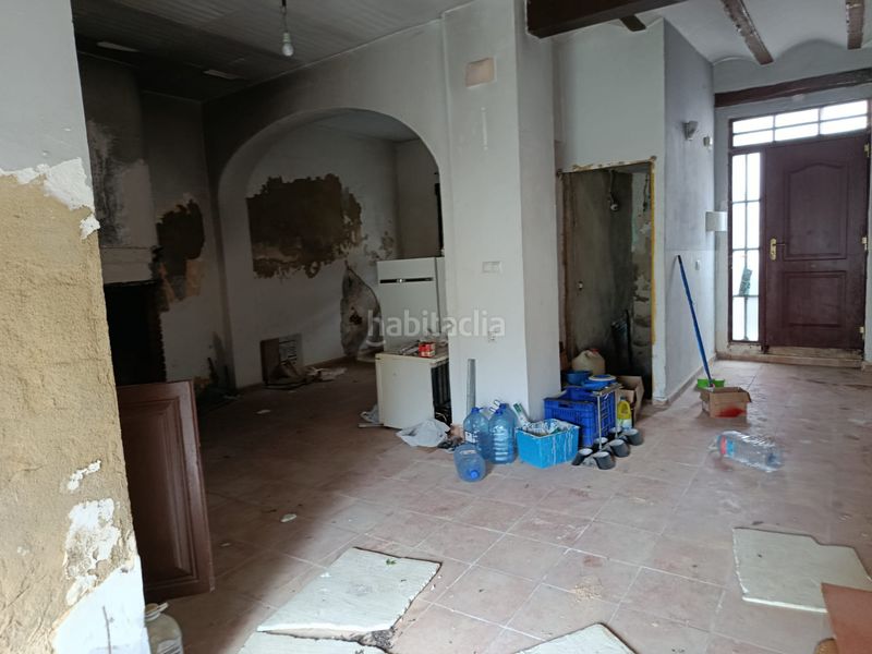 Foto 71084946-2837-42f0-b572-a16b4cdedab8. Casa adossada a carrer baix 9 a Vallés