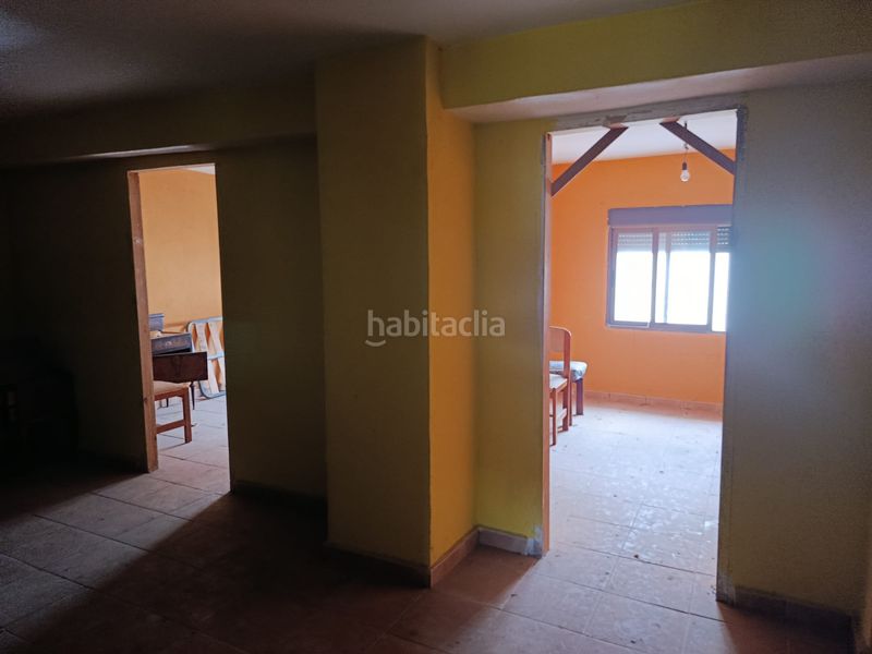 Foto b9ee0916-bec6-4939-913b-cf8049ab22d4. Casa adossada a carrer baix 9 a Vallés
