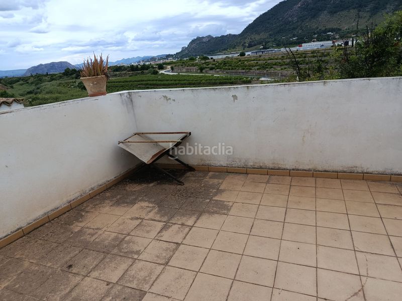 Foto e835583f-7a7a-417e-93db-13c8e3ada0f3. Casa adossada a carrer baix 9 a Vallés