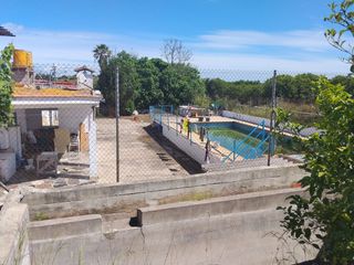 Chalet  N/a. Chalet con naves muy amplias