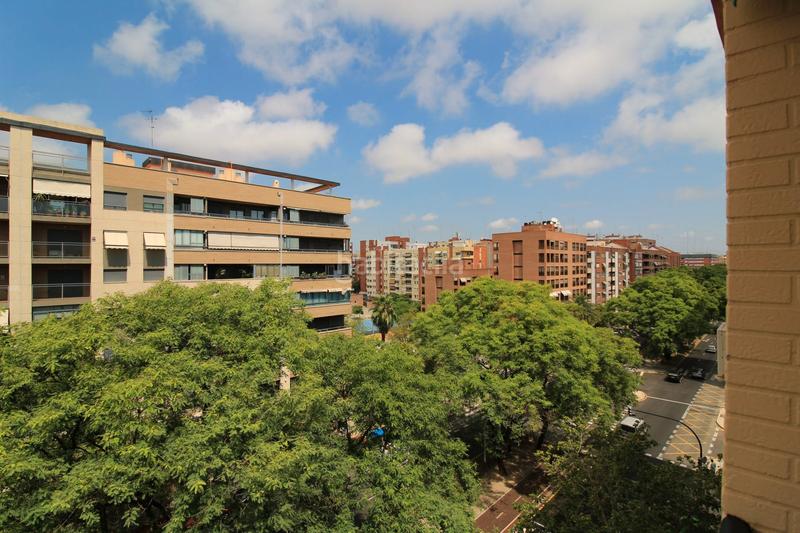 Foto bb1de76d-cf94-49c0-9597-18d010c417ab. Alquiler piso en Ciutat Jardí Valencia
