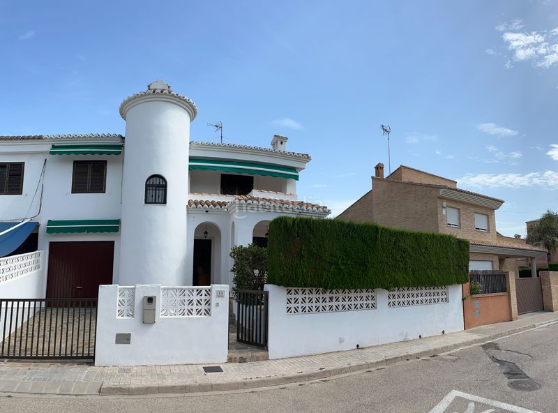 Foto df7dfc02-70b1-4152-884f-f19ee914df24. Chalet en Mareny Blau Sueca