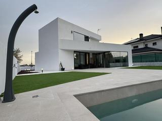 Casa  Alemania. Magnífico chalet  en la codiciada calle alemania