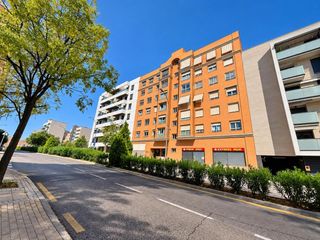 Piso  Avenida rosa reg�s. Magn�fica vivienda  de renta libre de 4 dormitorios, 2 ba�os, 2