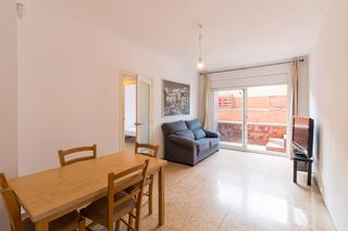 Appartement  Gran via de les corts catalanes. Piso de 3 habitaciones en clot