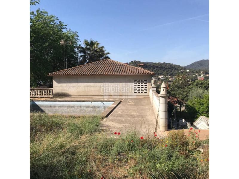 Foto 010b8bfb-f390-4653-9946-9a04d4793305. Casa amb piscina a Vilanova del Vallès