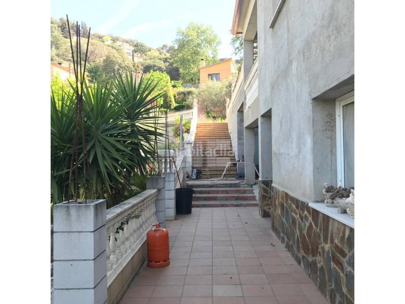 Foto 1afd1cf1-ed09-494c-b00a-9af969afb848. Casa amb piscina a Vilanova del Vallès