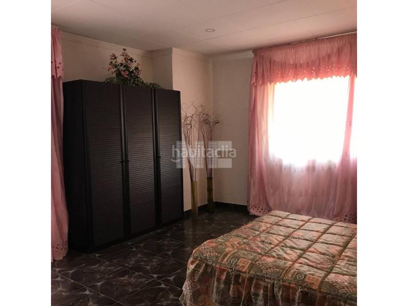 Foto 452cdebb-5f34-4693-b627-7e8290f65cb0. Casa amb piscina a Vilanova del Vallès