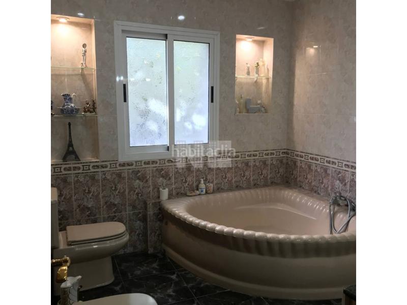 Foto 5651c66e-9e0f-4c42-9eff-089c24bfa70c. Casa amb piscina a Vilanova del Vallès