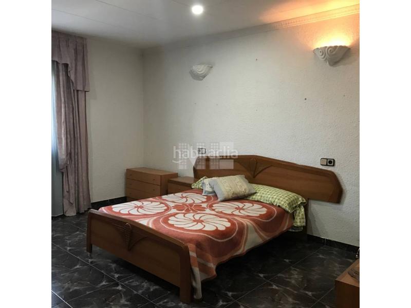 Foto b1cfafa0-df23-4adc-a1b5-fc0d82fa9343. Casa amb piscina a Vilanova del Vallès