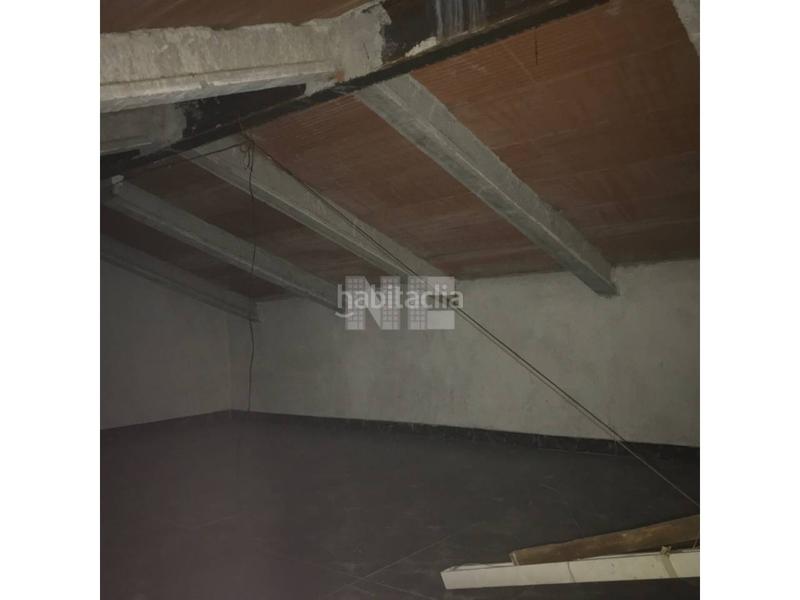 Foto b81c78b5-01b9-43ab-a406-35b63174c2b5. Casa amb piscina a Vilanova del Vallès