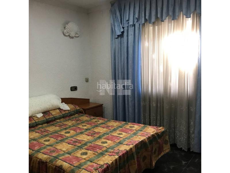 Foto b985e5bb-cbf7-4b27-8751-e7d773e92da4. Casa amb piscina a Vilanova del Vallès