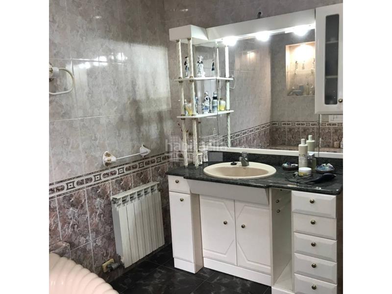 Foto baa2dbc7-51e0-4b88-a843-cbd7013e3e38. Casa amb piscina a Vilanova del Vallès