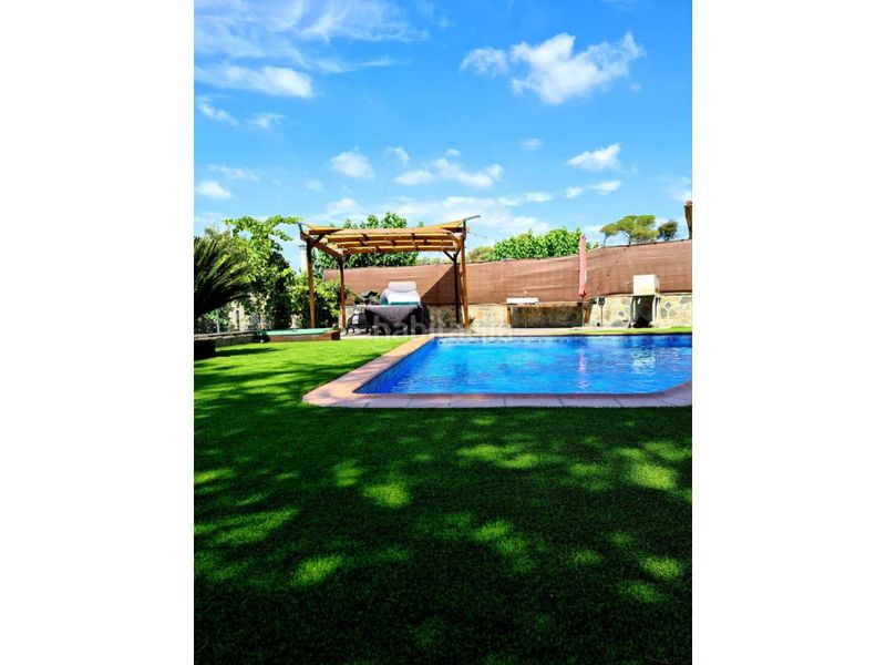 Foto 596a0bb9-5154-40a1-802a-c28bfbb972e9. Casa amb calefacció aparcament piscina a Vilanova del Vallès