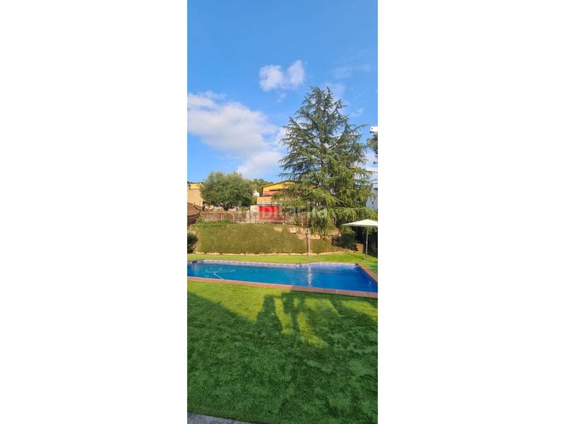 Foto 9b4d2c77-3756-41f3-905d-123f0d94efde. Casa amb calefacció aparcament piscina a Vilanova del Vallès
