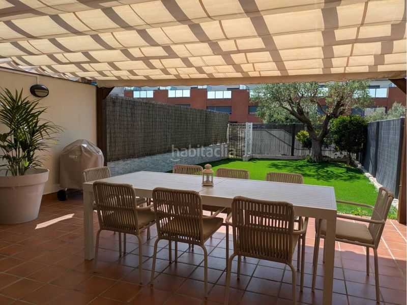 Foto 29727604-3784-49ac-930a-36741019d120. Casa adossada amb calefacció aparcament piscina a Vilanova del Vallès