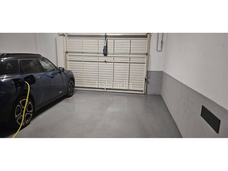 Foto 5b09d030-41a4-4eb3-9a73-f1f84258c41b. Casa adossada amb calefacció aparcament piscina a Vilanova del Vallès