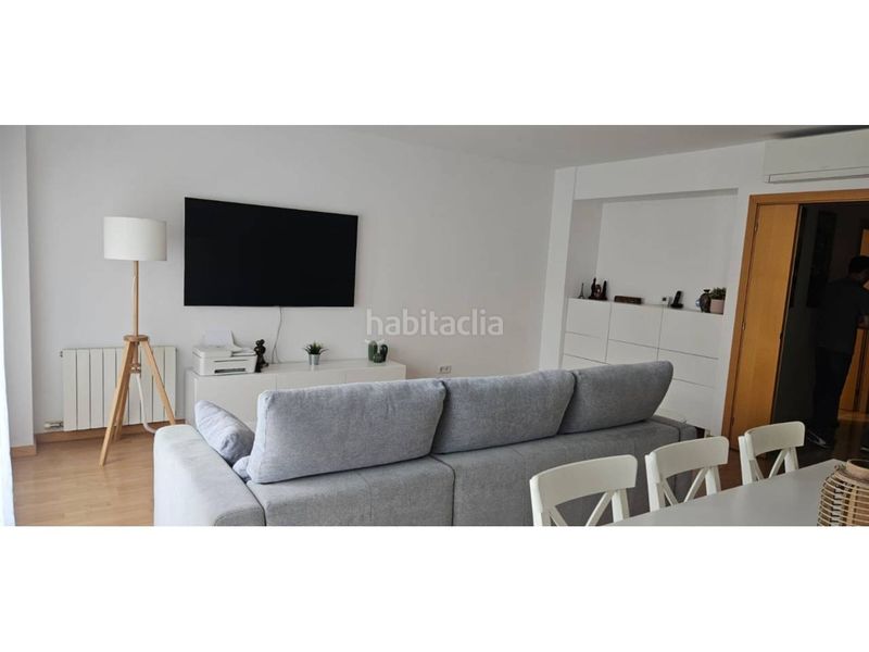 Foto c3535209-cf7a-4eb8-8518-5e4366fe9fb2. Casa adossada amb calefacció aparcament piscina a Vilanova del Vallès