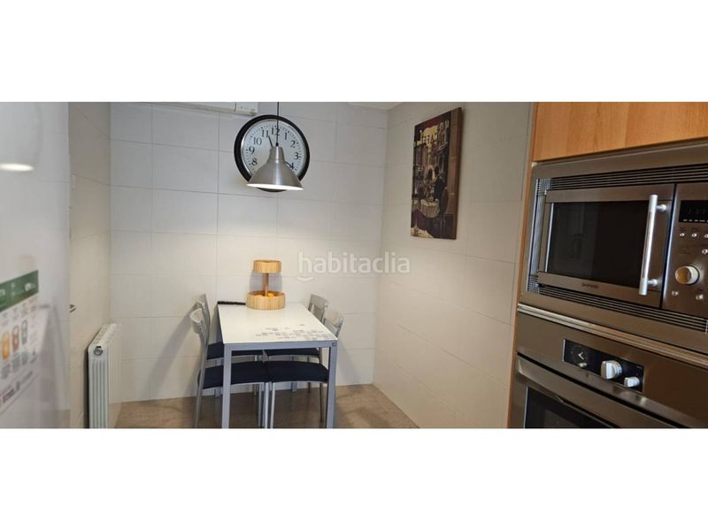 Foto c6ed40cd-e68f-4d15-8425-36af70351e50. Casa adossada amb calefacció aparcament piscina a Vilanova del Vallès