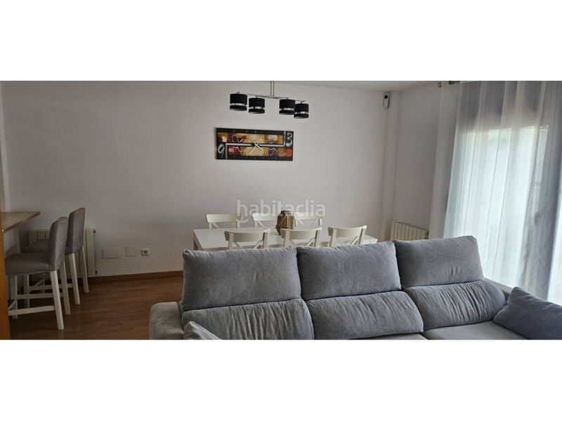 Foto f376d86e-bf02-4531-83f2-3e7350f912af. Casa adossada amb calefacció aparcament piscina a Vilanova del Vallès