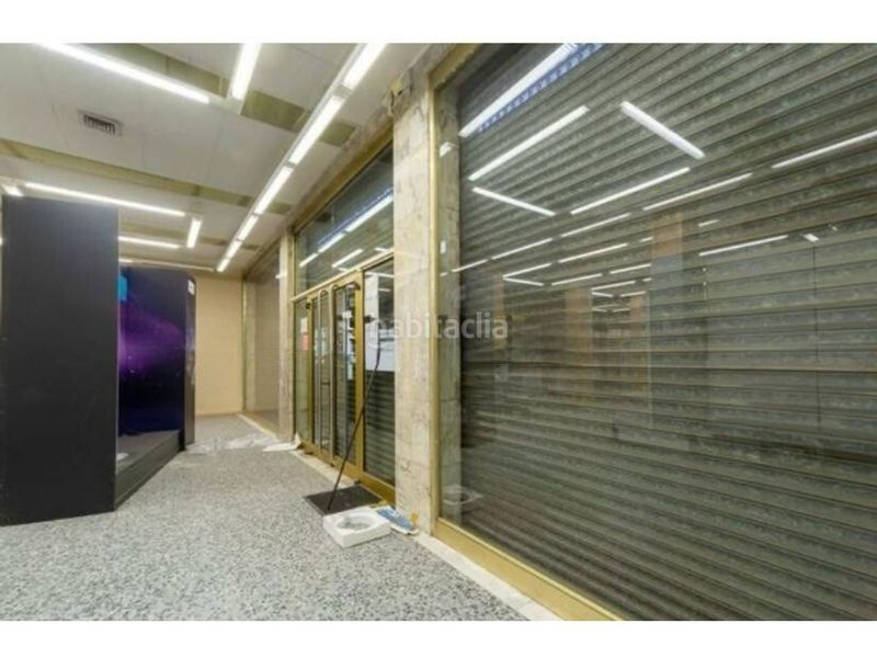 Foto b5395791-cee6-4656-8bfe-f3dacf7e0bff. Local comercial a Hostal Granollers