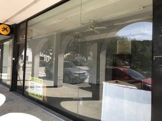 Miete Geschäftsraum in Vallromanes. Local comercial en alquiler en el centro de  vallromanes.