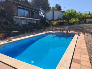House  Calle joyosa. Casa en venta en vallromanes