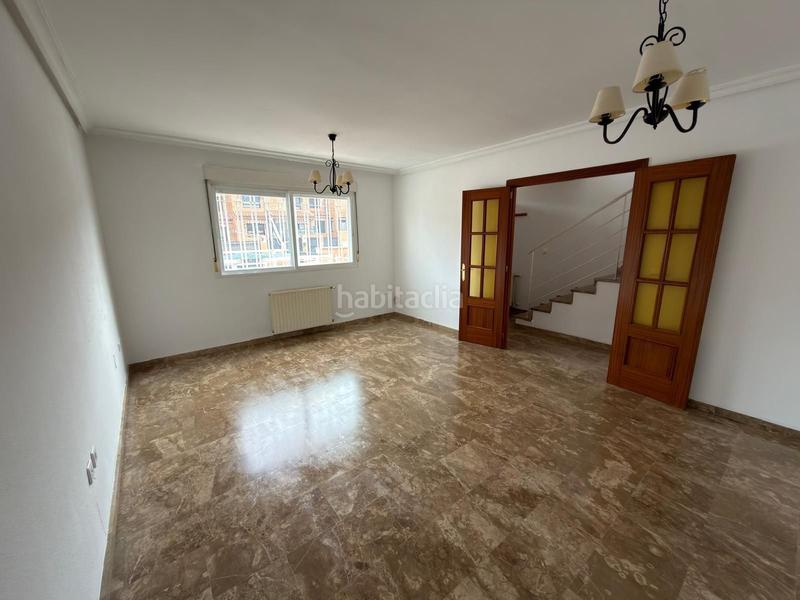 Foto f848e045-0ae8-4141-81b4-b30afc28976a. Casa amb calefacció a San Fernando - Carretera de Valencia Cuenca