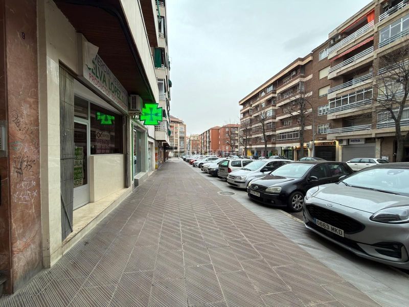 Foto f9683f6f-2c7f-4095-bf15-8f027aec1517. Local comercial a Centro Cuenca