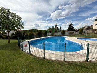 House in Chillarón de Cuenca. Chalet adosado en venta en chillaron