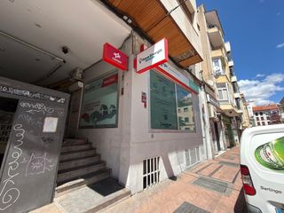 Affitto Locale commerciale in Centro. Local comercial en alquiler en carreteria