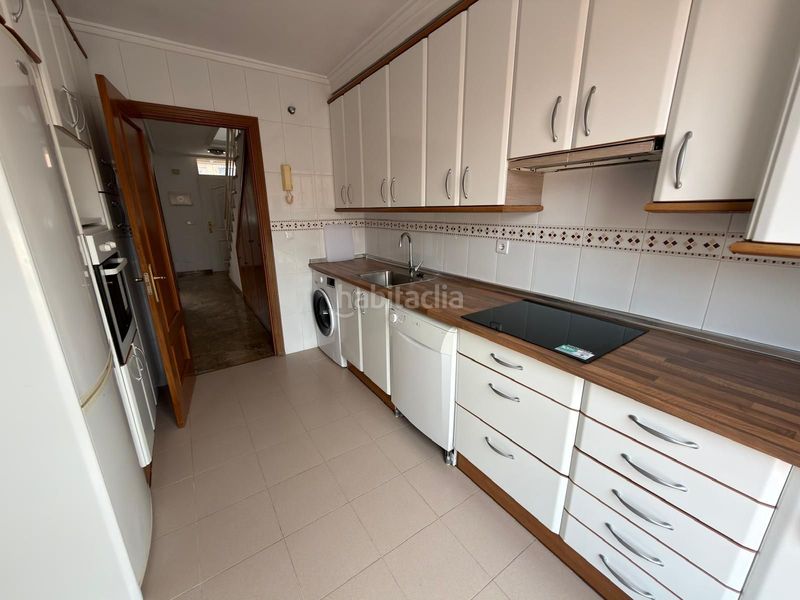 Foto d8c1e0f1-7ca1-4e79-a3c5-87f51eac9307. Casa amb calefacció a San Fernando - Carretera de Valencia Cuenca
