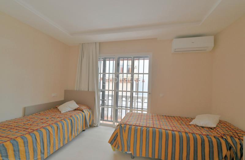 Foto 220713ea-d629-4c7d-b735-d3ecd42a1832. Casa adosada familiar reformada en Riviera del Sol Mijas