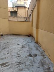 Rez-de-chaussée à Pubilla Cases. Planta baja con terraza en buen estado