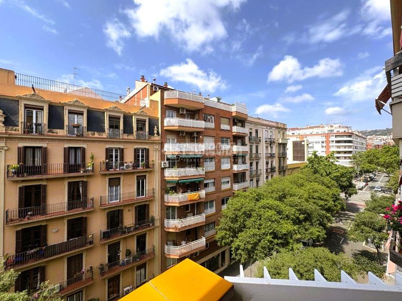 Foto e252b45f-b242-4ff1-a6b7-74d518263aa8. Pis a El Clot Barcelona