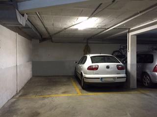 Car parking  Carrer de miquel servet