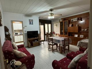 Édifice à Sant Pere Nord. Edificio en venta ideal para dos familias