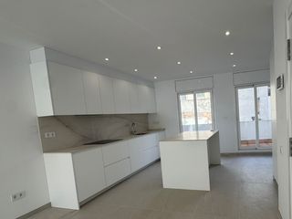 Casa adosada  Carrer ponent. Totalmente reformado