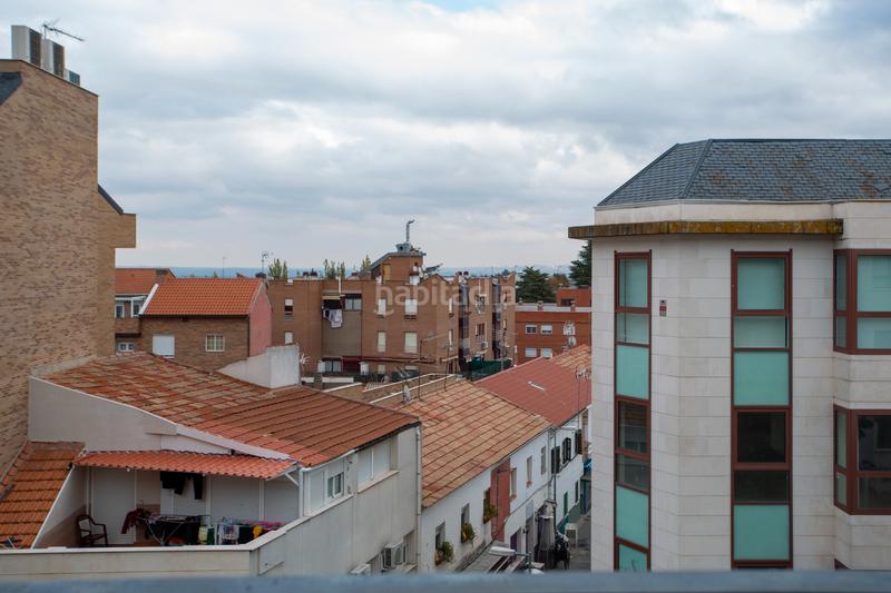 Foto b0c4fc22-df98-4fe3-90a9-b4a01592ef80. Dúplex a calle gran vía 42 a Casco Antiguo Majadahonda