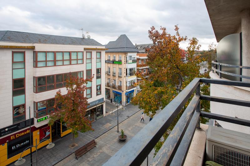 Foto cd56c6e6-eeec-4fa8-83aa-5aa129d1f701. Dúplex a calle gran vía 42 a Casco Antiguo Majadahonda