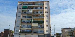 Piso  Avinguda francesc maci. Ocasi inversor. rendabilitat del 5%.