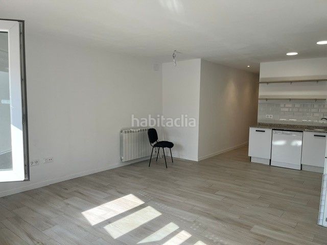 Foto ede2abf2-8204-4cbe-b1fb-cf41aba5c2de. Casa amb calefacció aparcament a Bellvís