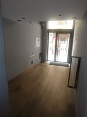 Business premise in Carrer Caldereries 14